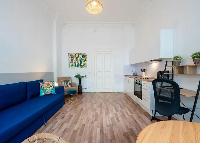 Modern, Central Flat With Workspace
