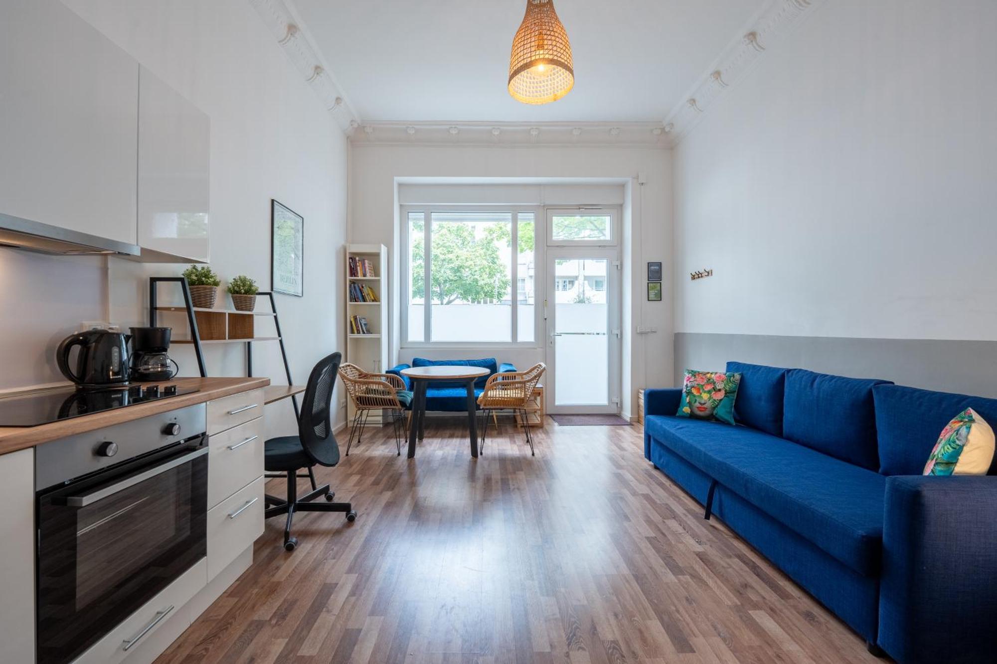 Modern, Flat With Workspace Berlino