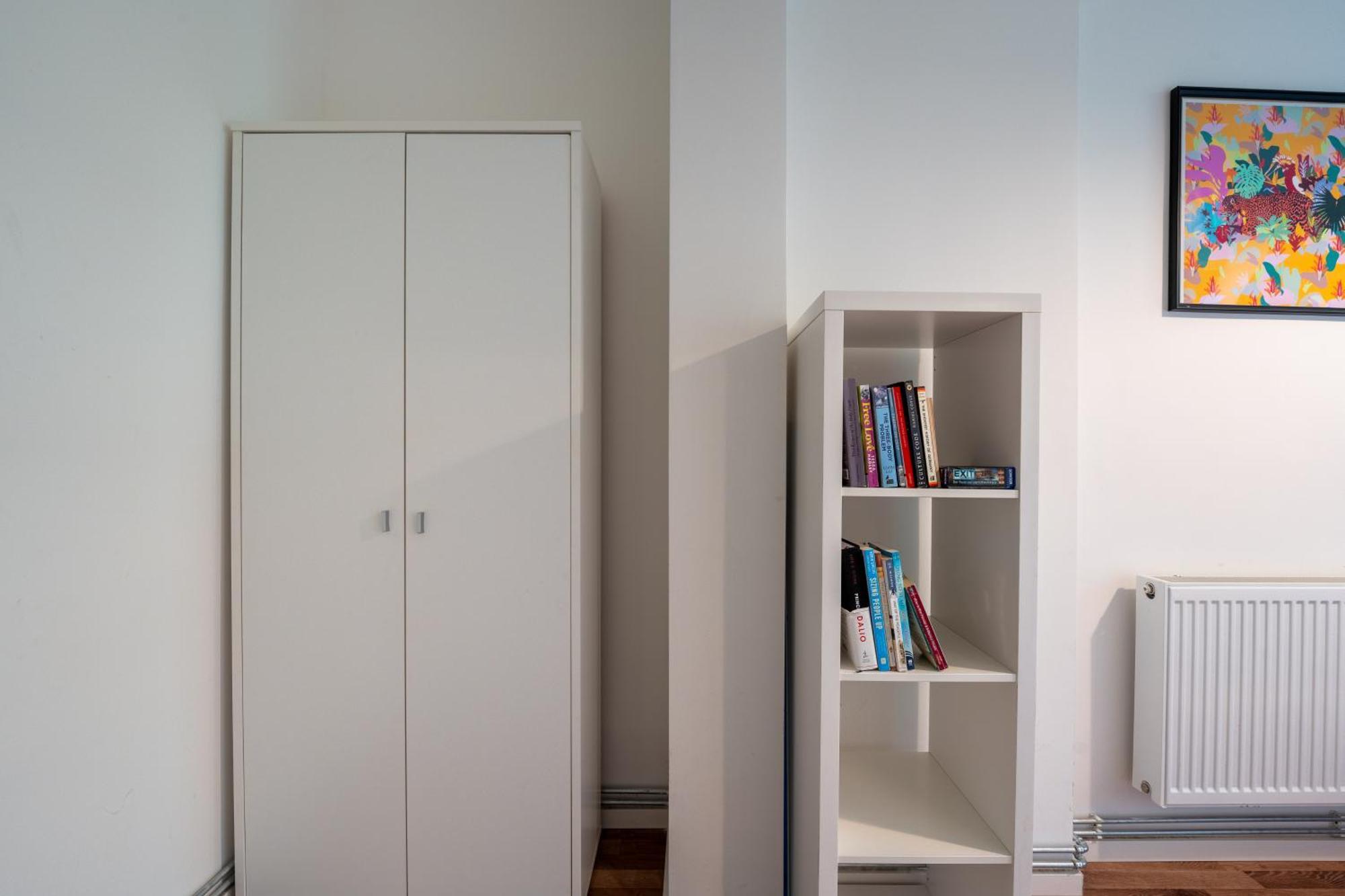 Modern, Flat With Workspace Berlino
